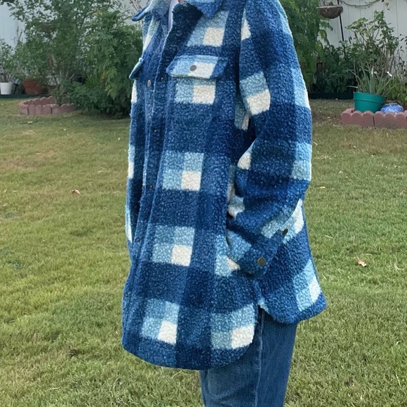 Soft surroundings blue plaid dealto shacket with pockets size medium - Picture 2 of 14